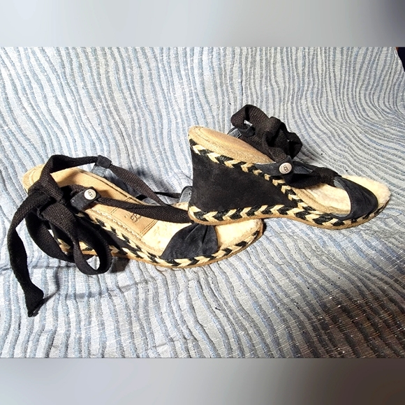 Ugg Australia Espadrille Black Wrap Tie Strap Wedge Sandals Size 8.5 - Picture 1 of 9
